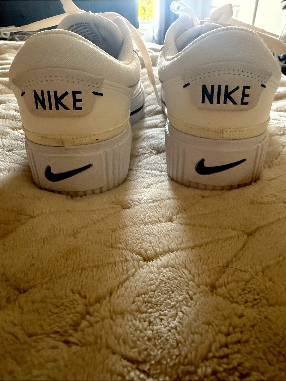 Nike Cream Low-Top Sneakers with Black Swoosh - Picture 5 of 6
